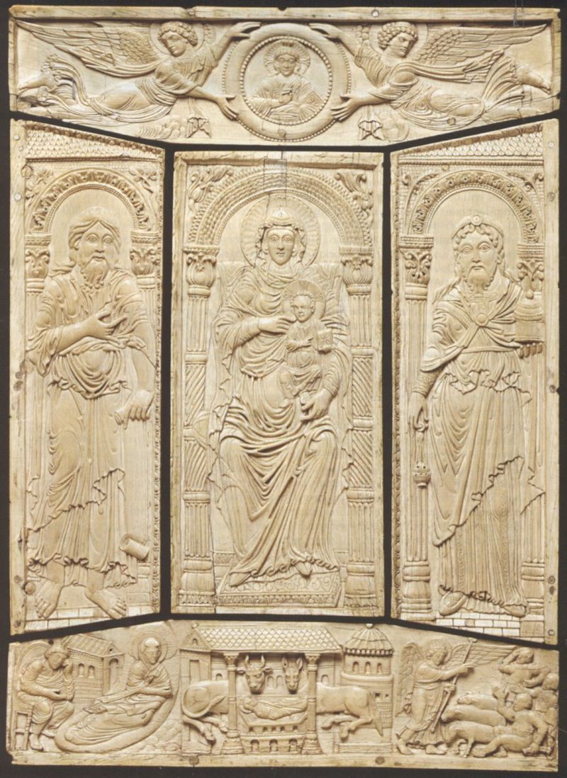 Copertina dell'Evangeliario di Lorsch. Avorio. 810 ca. Londra,Victoria and Albert Museum