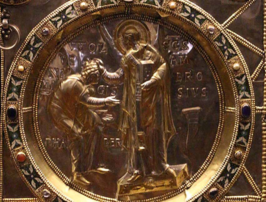 Vuolvinio. Altare di Sant'Ambrogio. 854-59. Dett. Legno oro, argento dorato, pietre e smalti.  Milano, Basilica di Sant'Ambrogio